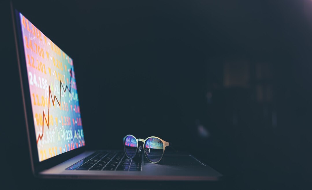 stock-market-graph-financial-data-electronic-board-laptop-screen_169016-14899 stock-market-graph-financial-data-electronic-board-laptop-screen_169016-14899